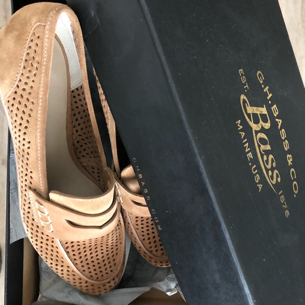 Bass Ellie Camel Size 8M Suede perforated Loafers - Picture 8 of 8